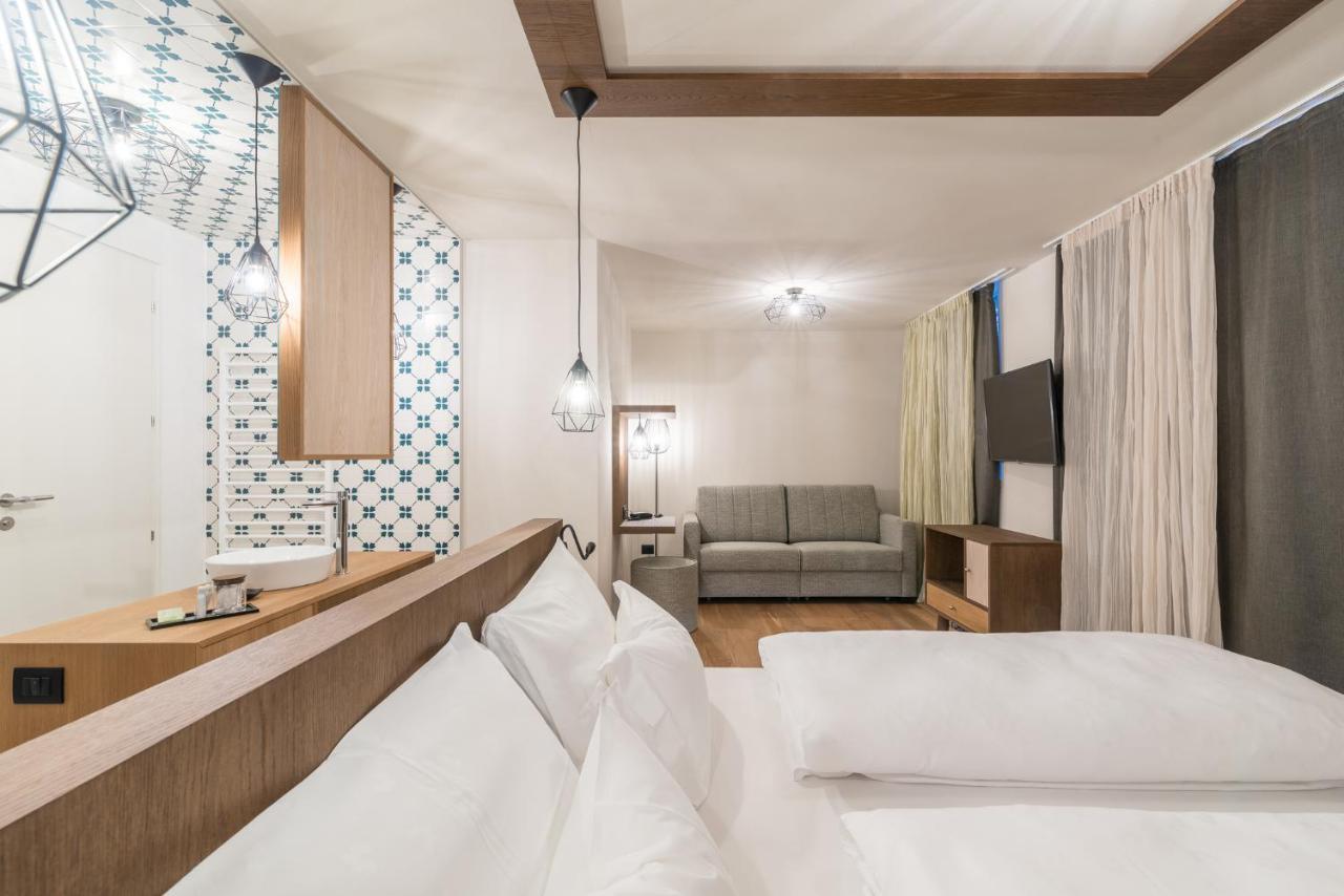 Tofana Hotel